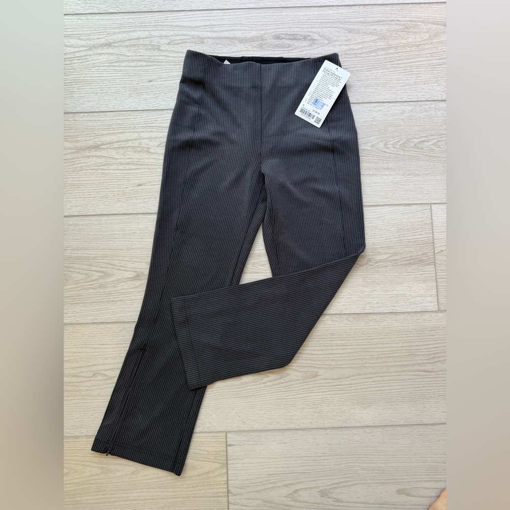 Lululemon brand new with tag ribbed softstreme zip-leg HR crop 25 size 6
